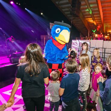Country Night Nummer 36 in Gstaad - Globi zu Besuch der Country Night Gstaad.