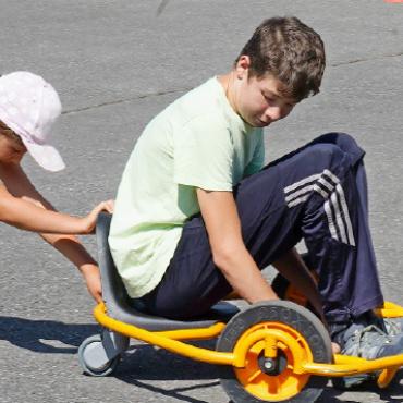 Spiel- und Sporttag der Schule Rütti: Altbekanntes und einige Neuerungen - Gemeinsam geht es besser.