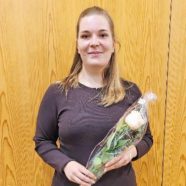 Volkshochschule Obersimmental-Saanenland zwischen Sparmassnahmen und überraschendem Personalwechsel - Wurde von der Versammlung begrüsst: Svenja Bolinches, neue Geschäftsstellenleiterin.