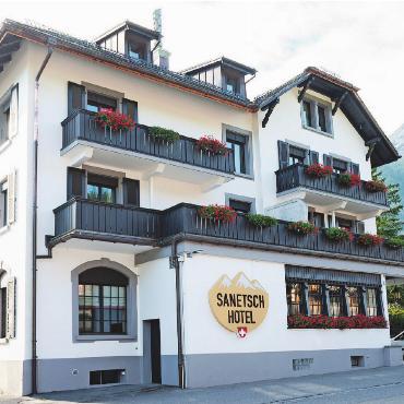Jahresrückblick 2025 – Wirtschaft: ein Jahr im Zeichen des Wandels - In Gsteig erwarb Bach Immobilien das traditionsreiche Hotel Sanetsch. FOTO: KEREM MAURER