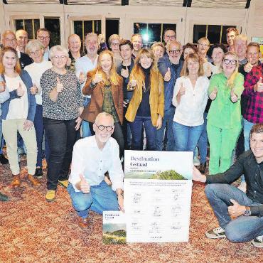 Jahresrückblick 2024 – Wirtschaft: Es wurde gebaut, geplant und gestaltet - Die Tourismusstrategie 2025, unterschrieben von allen involvierten Interessengruppen im Oktober 2024. FOTO: SONJA WOLF