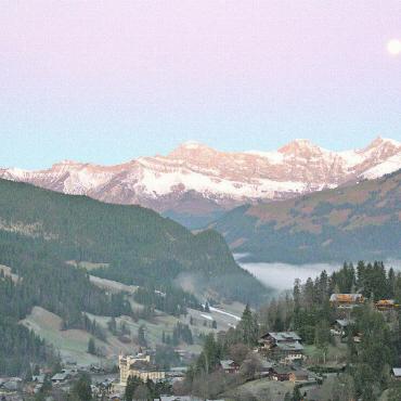 LESERBILDER - «Die Morgenstimmung vom Samstag, 7. Januar ist farbenfroh und lässt einen auf einen schönen Tag freuen», schreibt Leser Emanuel Perreten aus der Bissen. FOTO: EMANUEL PERRETEN, GSTAAD