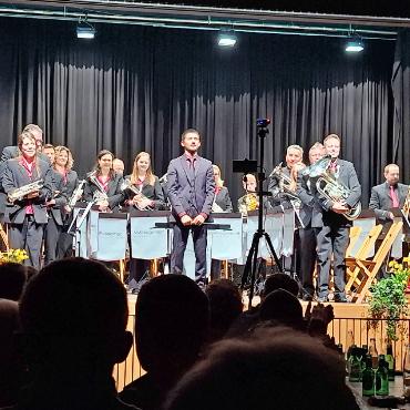 Jahreskonzert der Militärmusik Rougemont - Die Militärmusik Rougemont wusste die Anwesenden zu begeistern.    FOTOS: ULRICH MÜLLER