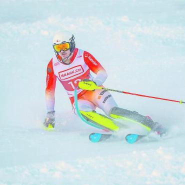 Jahresrückblick 2024 – Sport: Saanenlands Sportelite überzeugte - Luc Herrmann beim FIS-Slalomrennen 2024 in Diavolezza. FOTO: ZVG