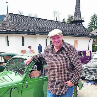Oldtimer der Marke Fiat 500 auf der autofreien Gstaader Promenade! - HEINZ BURN, PRÄSIDENT DES TOPOLINO-CLUBS BERN