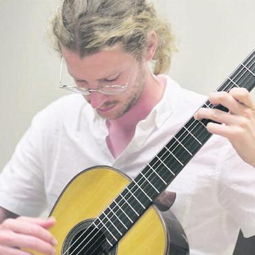 Neue Lehrkräfte für Gitarre und E-Gitarre an der MSSO - FOTOS: ZVG