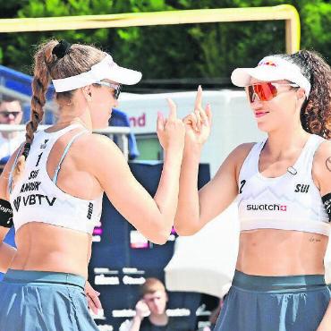 Swatch Beach Pro Gstaad 2025 - Das Team Anouk und Zoé Vergé-Dépré lief zu Hochform auf. Zum Team Zouk verschmolzen, hatten sie ihre ganz eigene Sprache.