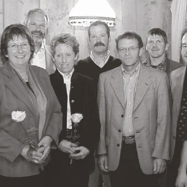 «Die Spitalfrage war sicher eines der komplexesten und emotionalsten Dossiers» - Toni von Grünigen (Fünfter von links) ist erstmals Gemeinderat, hier im Oktober 2004 mit seinen Ratskollegen. ARCHIVFOTO: ANITA MOSER