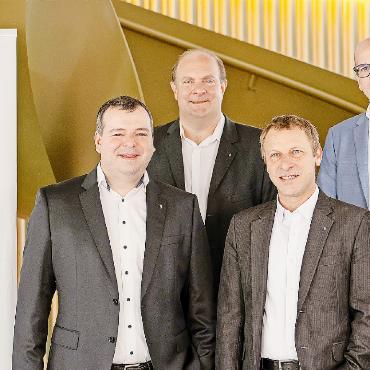 Führungswechsel bei der Raiffeisenbank Obersimmental-Saanenland - Der Bankleitung gehören weiter Thomas Stöckli (Leiter Individualkundenberatung), Reto Gerber (Leiter Firmenkundenberatung) und Beat Jaggi (Leiter Services) an.