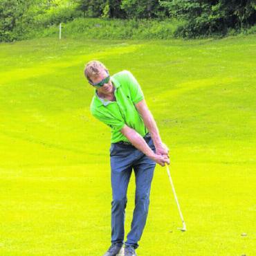 Erfolgreiche 25. Swiss KMU Golf Trophy - Man beachte den tollen Hüftschwung.