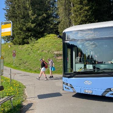 Eröffnung der neuen Postautolinie – umweltfreundlich von Saanen nach Jaun
