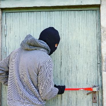 Von unverschlossenen Türen bis zu Panic Rooms - Im Saanenland sind die Einbruchszahlen rückläufig. FOTO: SYMBOLBILD PIXABAY