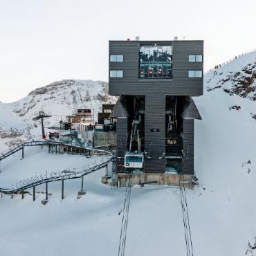 Rekordwinter für Glacier 3000 trotz 36 Prozent weniger Schnee - Trotz eines schneearmen Winters war die Wintersaison 2024/25 ein Erfolg für Glacier 3000. FOTO: ZVG