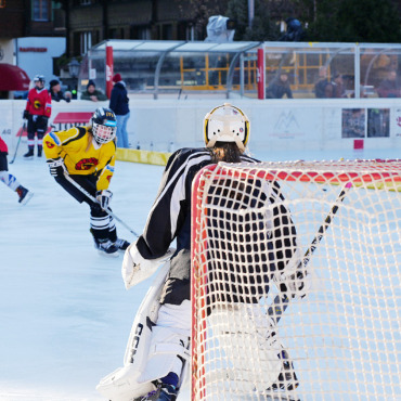 Kampfgeist auf Kufen: die Women’s Hockey Winter Classic - Vier gemischte Teams aus der Schweiz traten beim Nachwuchsturnier gegeneinander an.