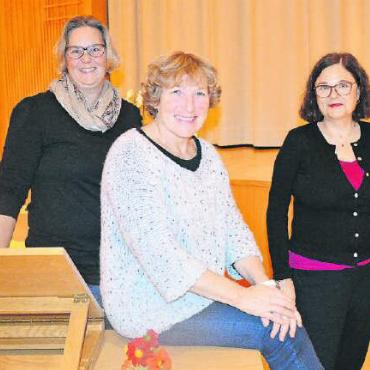 Nicht mehr alleingelassen bei Autismus - Schaffen Durchblick bezüglich ASS (von links): Vera Steiner, Präsidentin des neu gegründeten Vereins ASS Saanenland, Verena Marti, Schulleitung Massnahmen Regelschule und integrierte Sonderschulung, und Carol Nievergelt, Leiterin der Beratungsstelle der Nathalie-Stiftung. FOTO: SONJA WOLF
