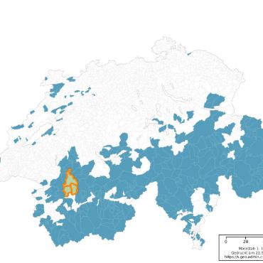 Abstimmung über den Eigenmietwert - Blau markiert: Gemeinden mit einem Zweitwohnungsanteil über 20 Prozent. Dazu zählen auch Gsteig, Lauenen und Saanen (hier orange markiert).
QUELLE: SWISSTOPO
