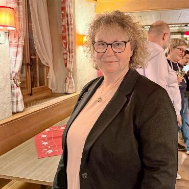Neue Präsidentin für Lauener Dorforganisation gewählt - Maja Perreten-Hartmeier gibt sich im anschliessenden Interview zufrieden und entschlossen.