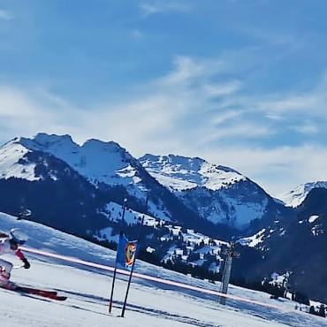 Die ganze Vielfalt des Skisports - Stilstudie vom Rennen. FOTOS: ZVG