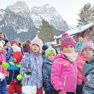 Stimmungsvoller Adventsmäret in Gsteig - Bereit für den Umzug. FOTOS: ZVG