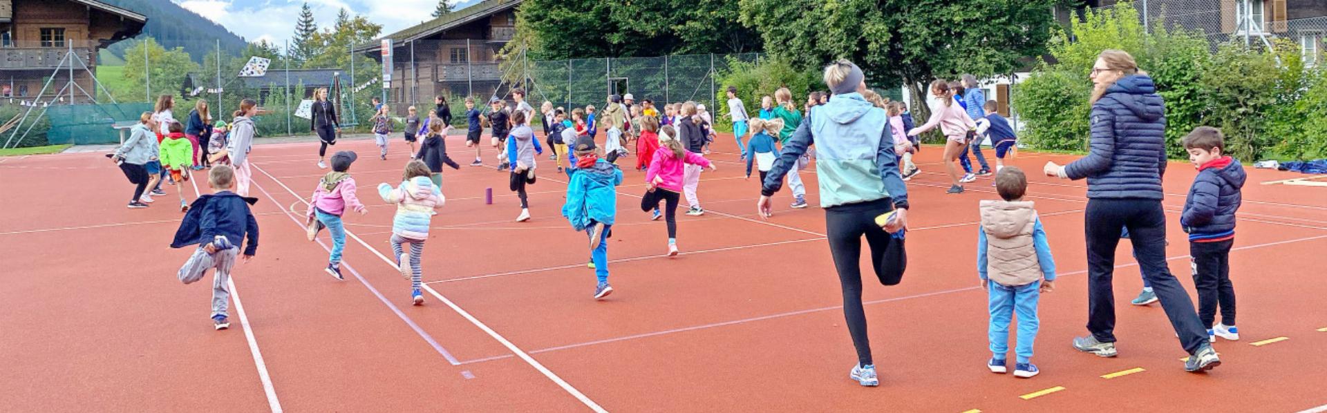 Dynamische Vielfalt am Sporttag in Schönried - Das Bild wird blockiert. – Möglicherweise durch einen aktiven Adblocker.
