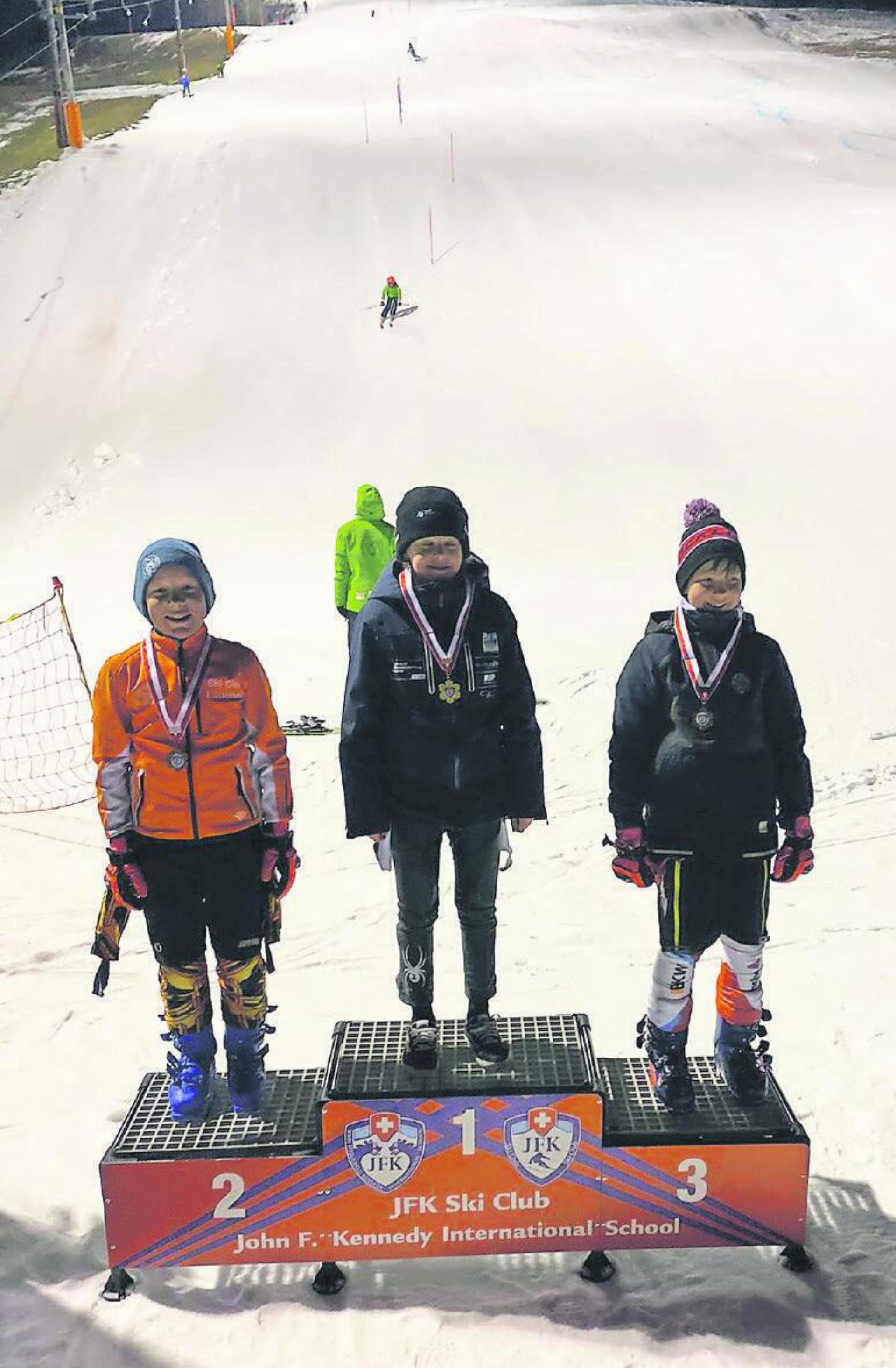 Drei Doppelsiege an der JFK Ski Club Slalom Challenge im Racing Center