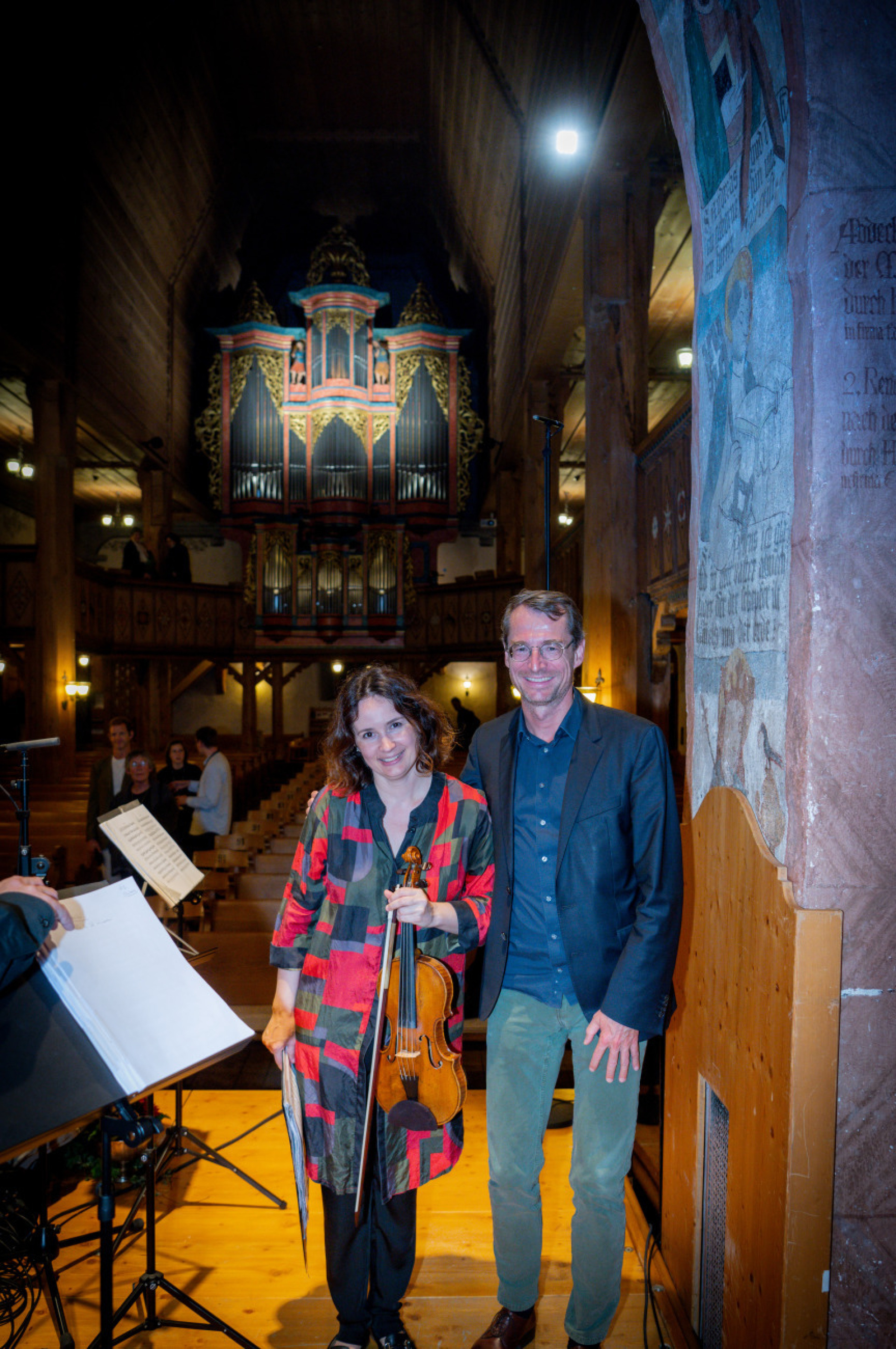 Christoph Müller und Patricia Kopatchinskaja nach dem Konzert am 26. August in der Kirche Saanen. (FOTOS: RAPHAEL FAUX/GSTAADPHOTOGRAPHY.COM)