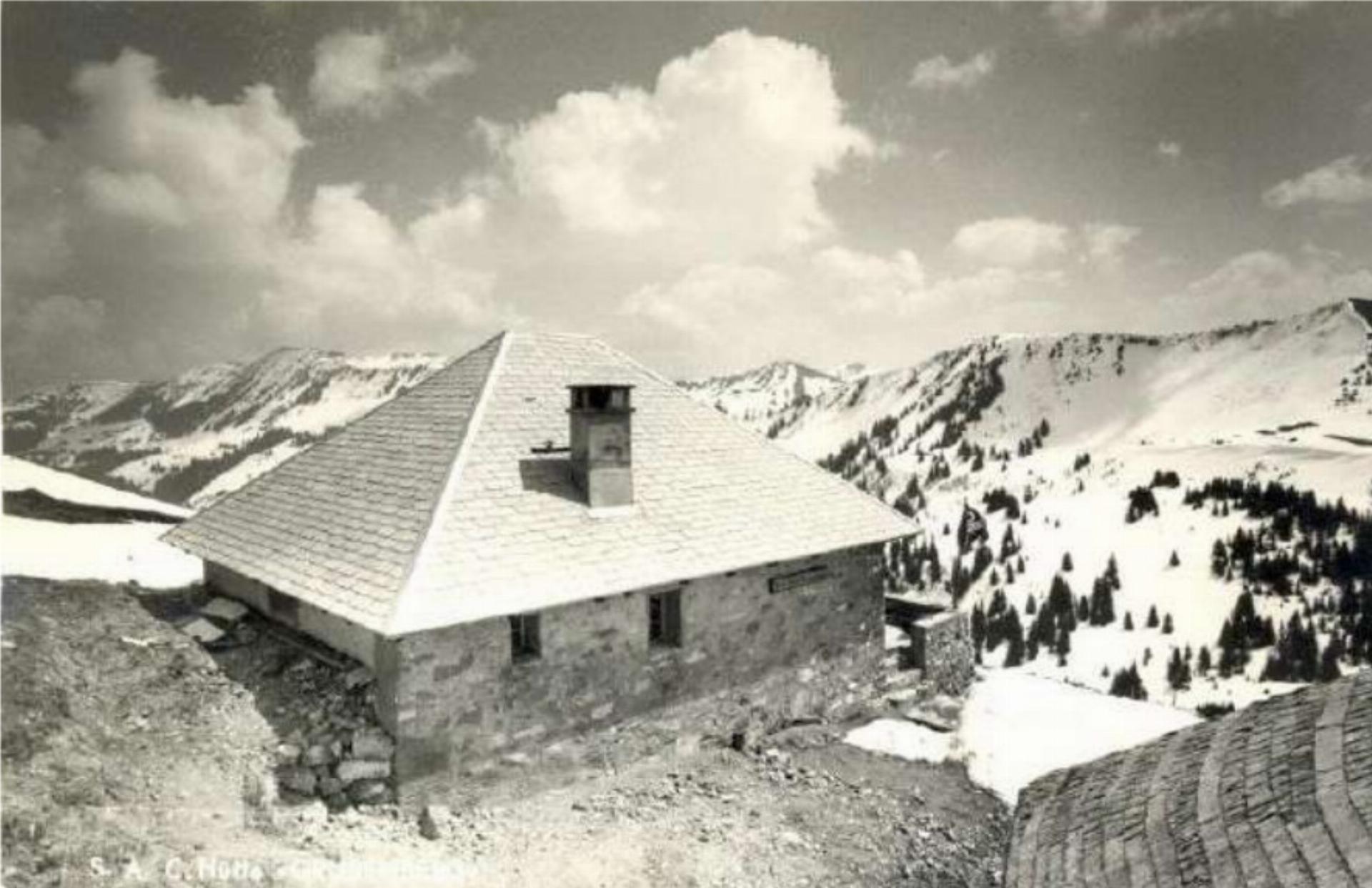 Die neu erstellte Hütte 1962.