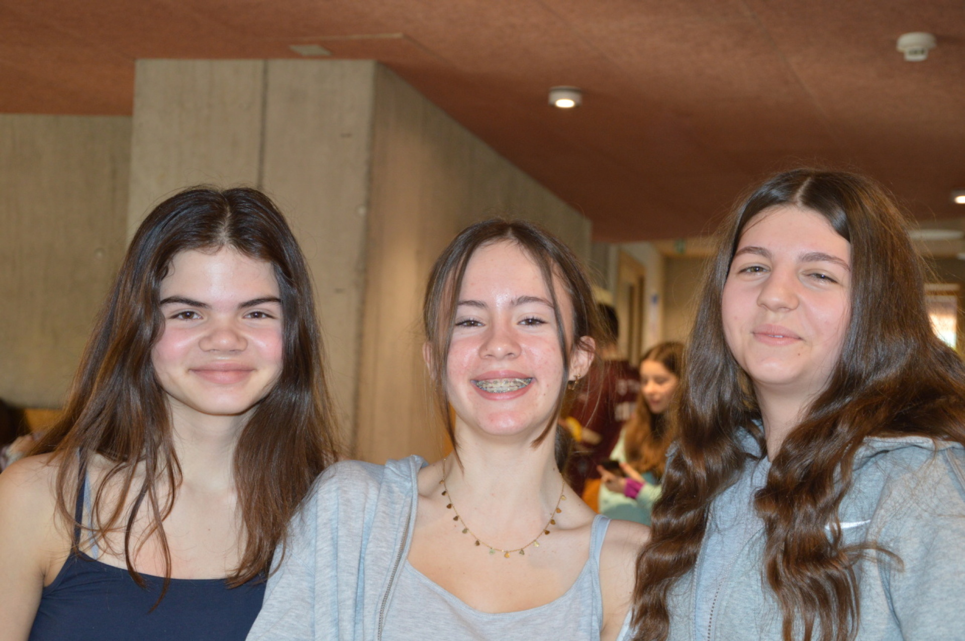 Dania, Gioia und Sanja gehen in Arlesheim zur Schule, sind Freundinnen und fanden die Woche ziemlich lustig, auch wenn sie nicht im gleichen Zimmer untergebracht waren. (Foto: AvS)