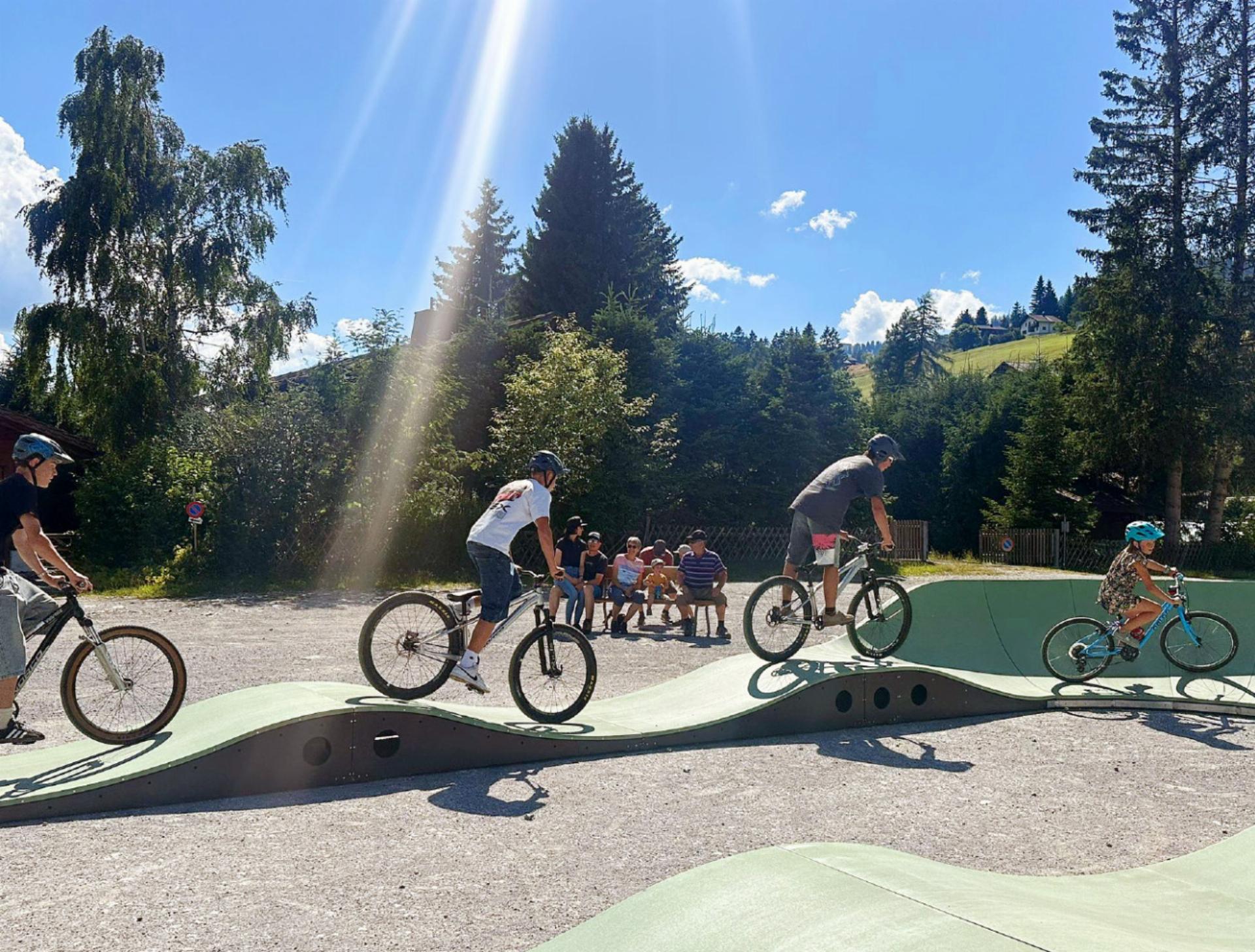 Mobiler Pumptrack zu Gast in Saanenmöser