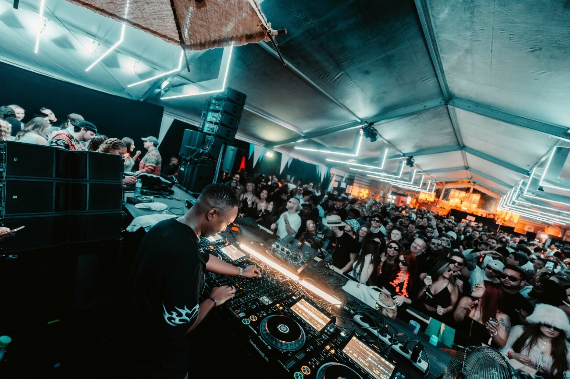 Beats über dem Saanenland: Caprices Festival auf dem Eggli - Das Bild wird blockiert. – Möglicherweise durch einen aktiven Adblocker.