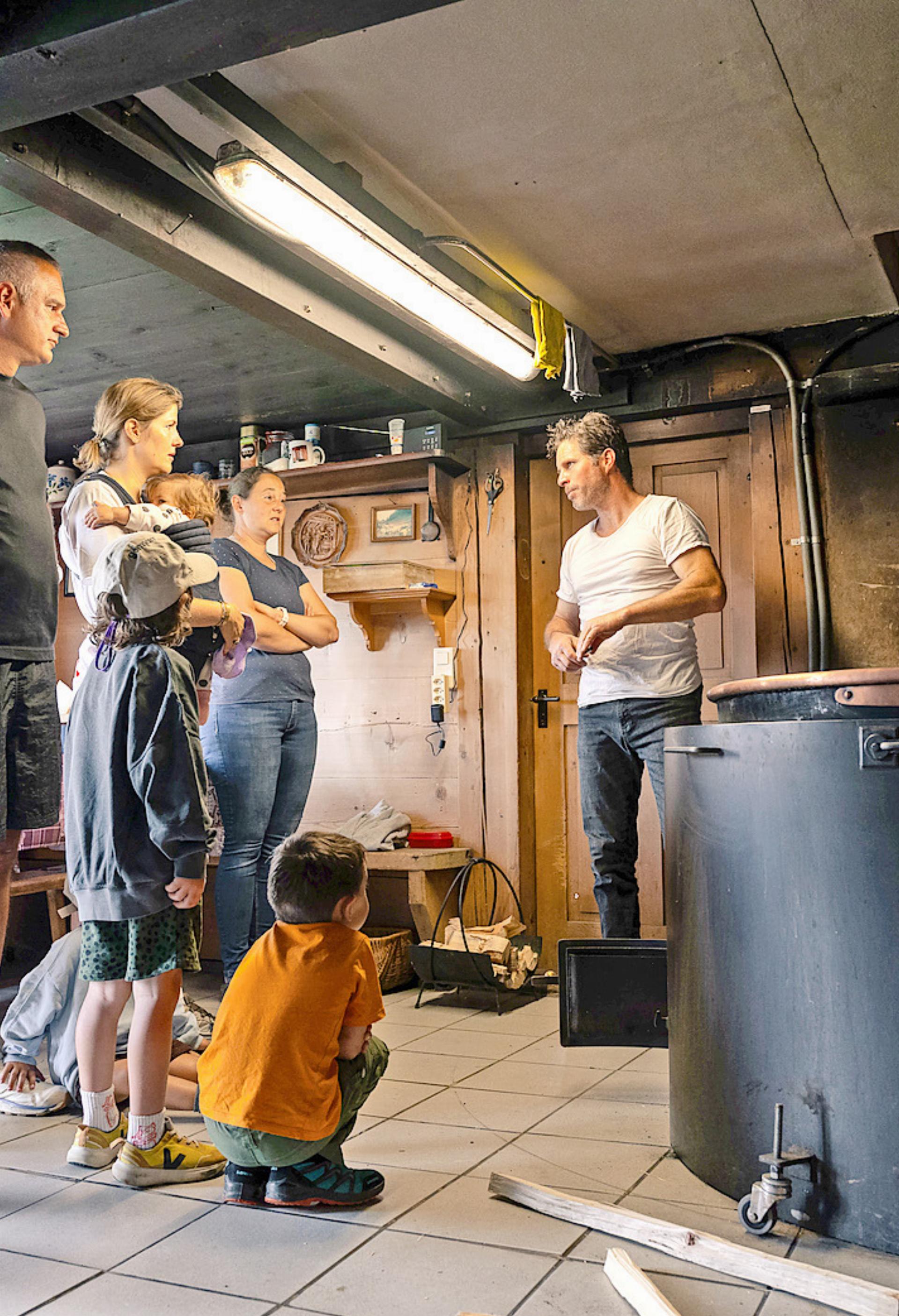 Viele Besuchende an Saanis Familienprogramm