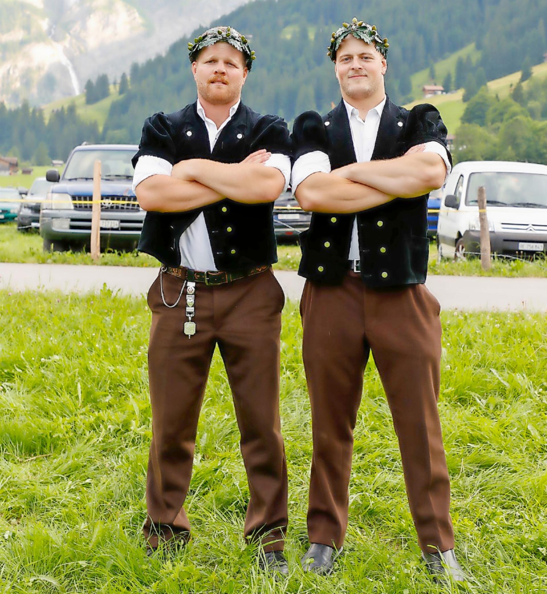 Aellen Florian und Annen Dominic «kranzen» am Oberländischen