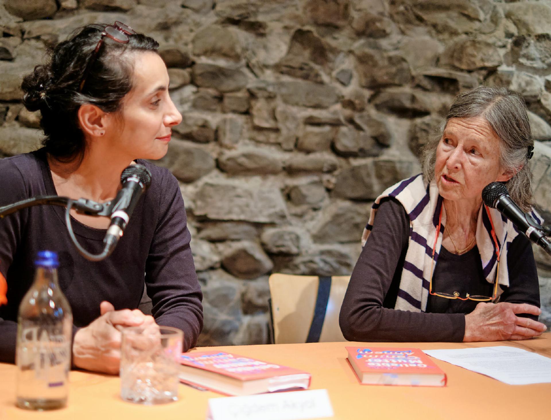 Literarischer Herbst Gstaad: wo Worte Welten öffnen - Das Bild wird blockiert. – Möglicherweise durch einen aktiven Adblocker.