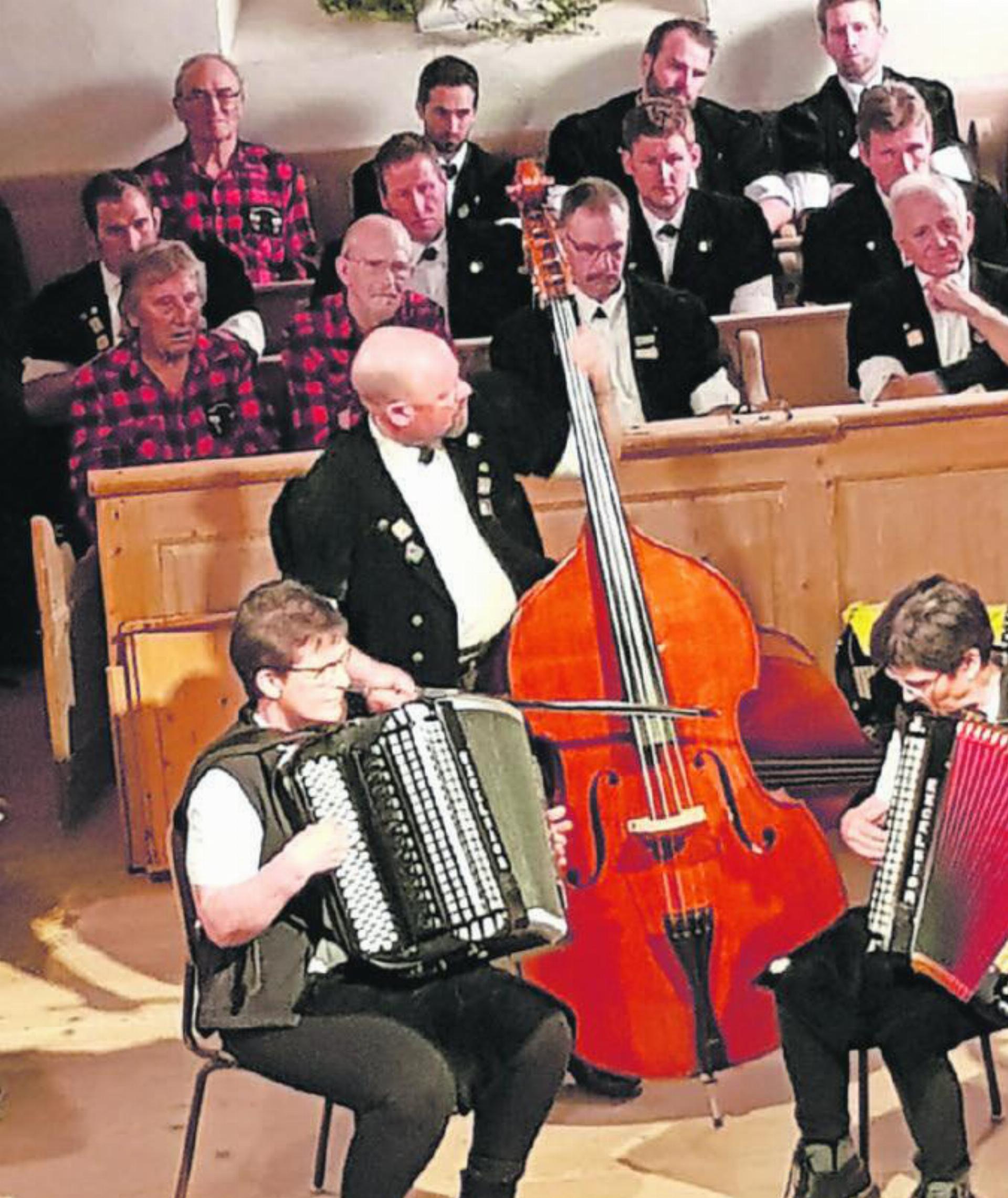 Ausdrucksstarke Volksmusik in der Kirche Gsteig