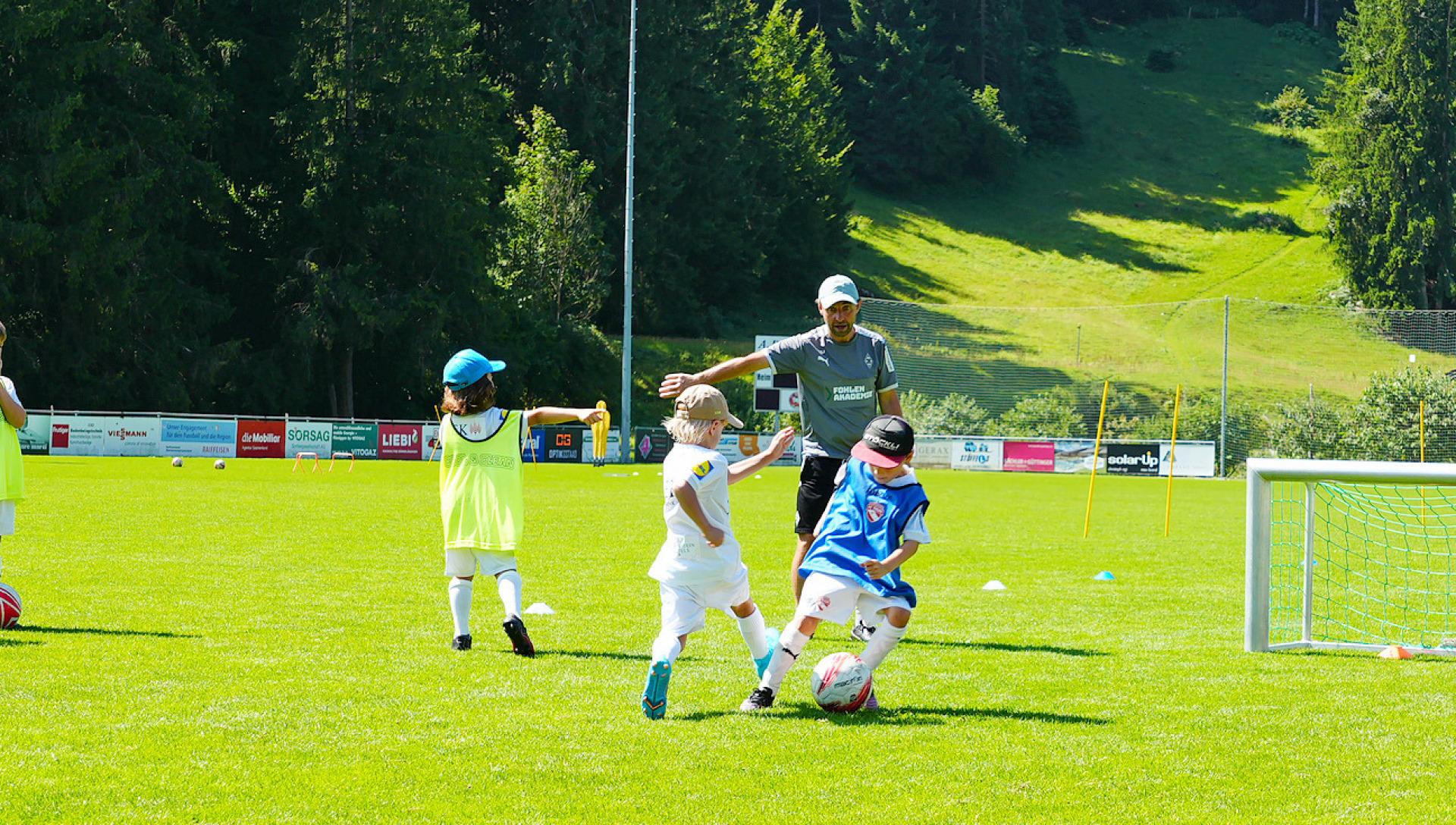 Fussball verbindet – FC Thun Kids Camp in Saanen