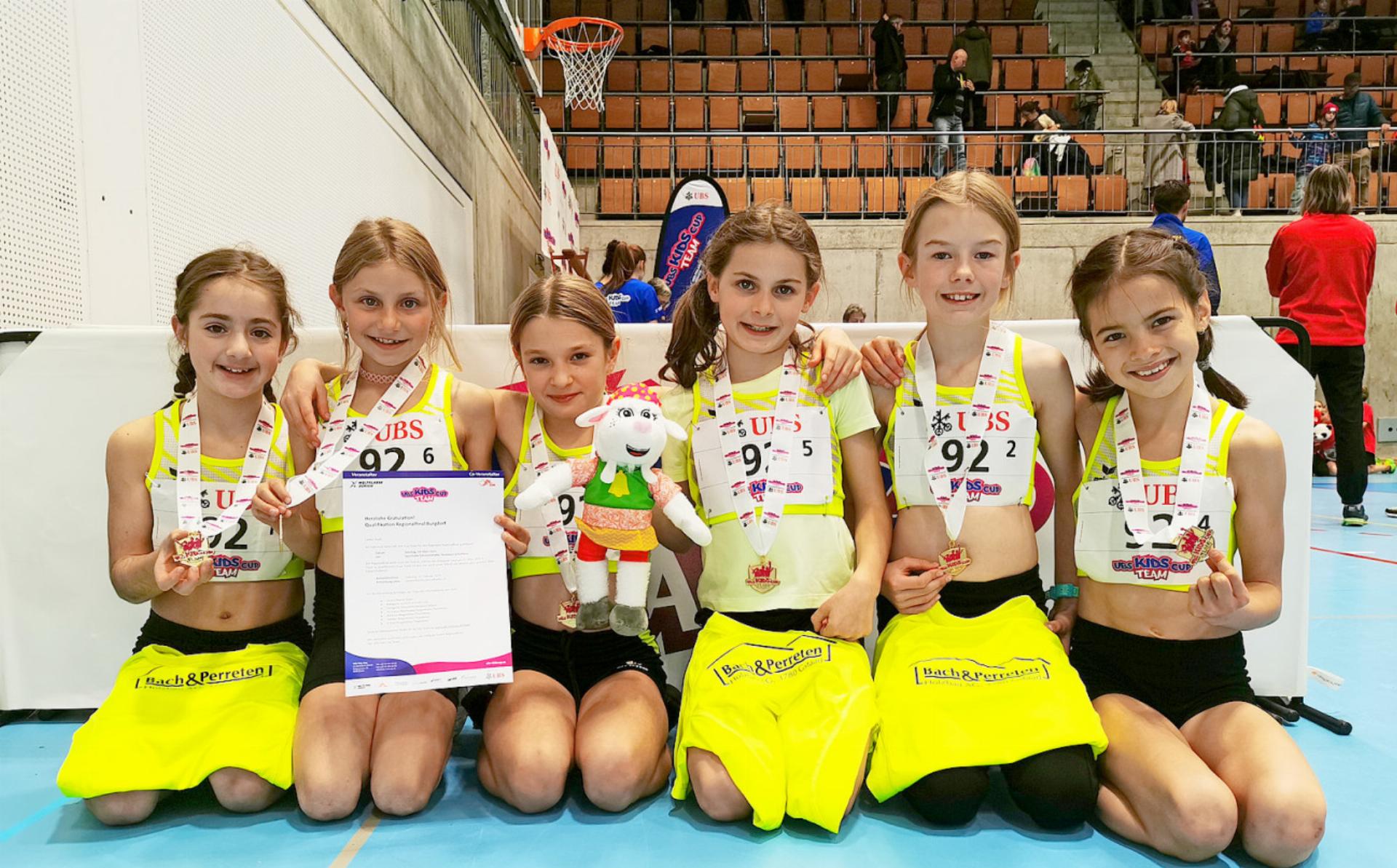 Gold und Bronze für das LA-Team des TV Saanen-Gstaad am UBS Kids Cup Team