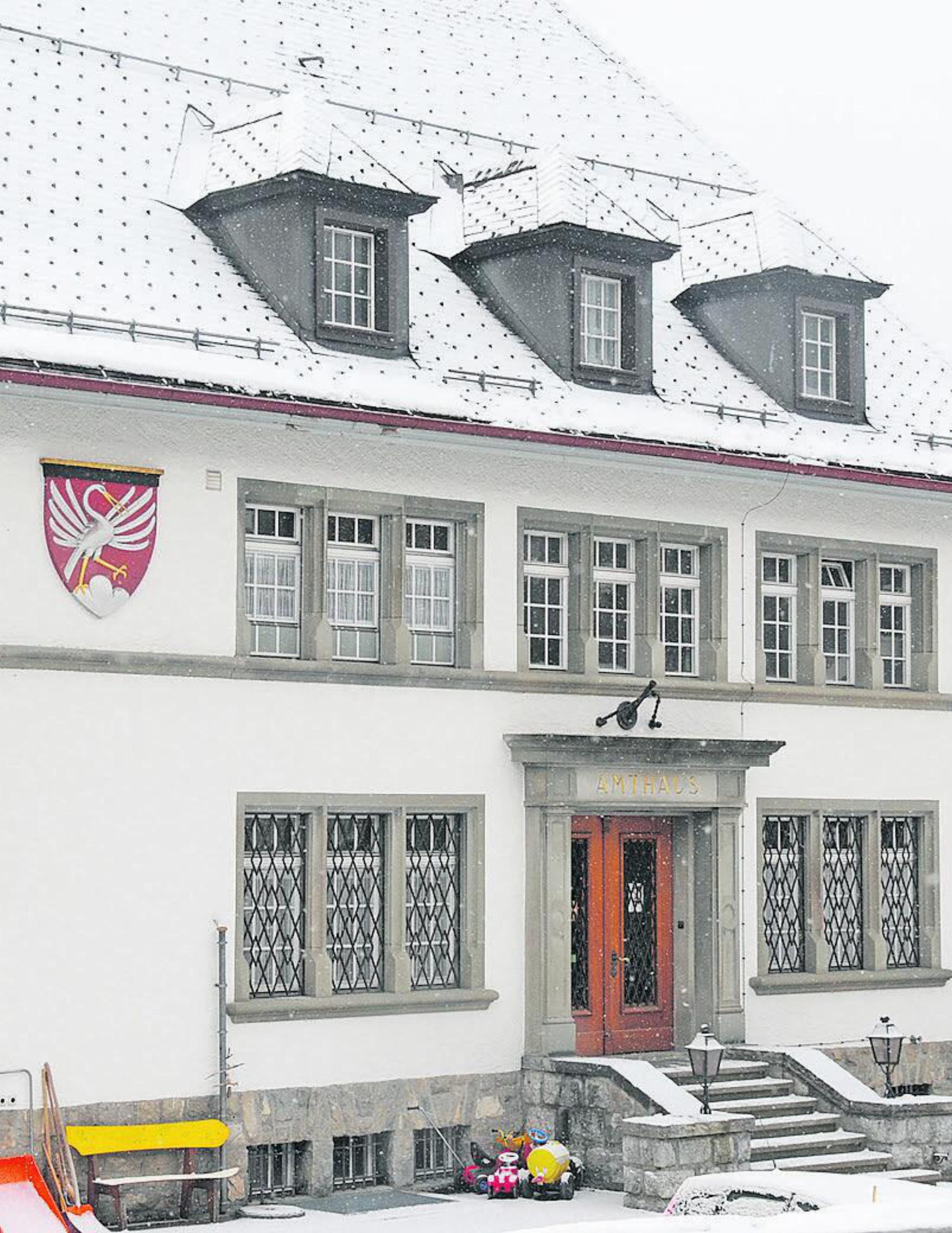 Das Amtshaus Saanen, in dem das Regierungsstatthalteramt Obersimmental-Saanen seinen Sitz hat. ARCHIVFOTO: AVS