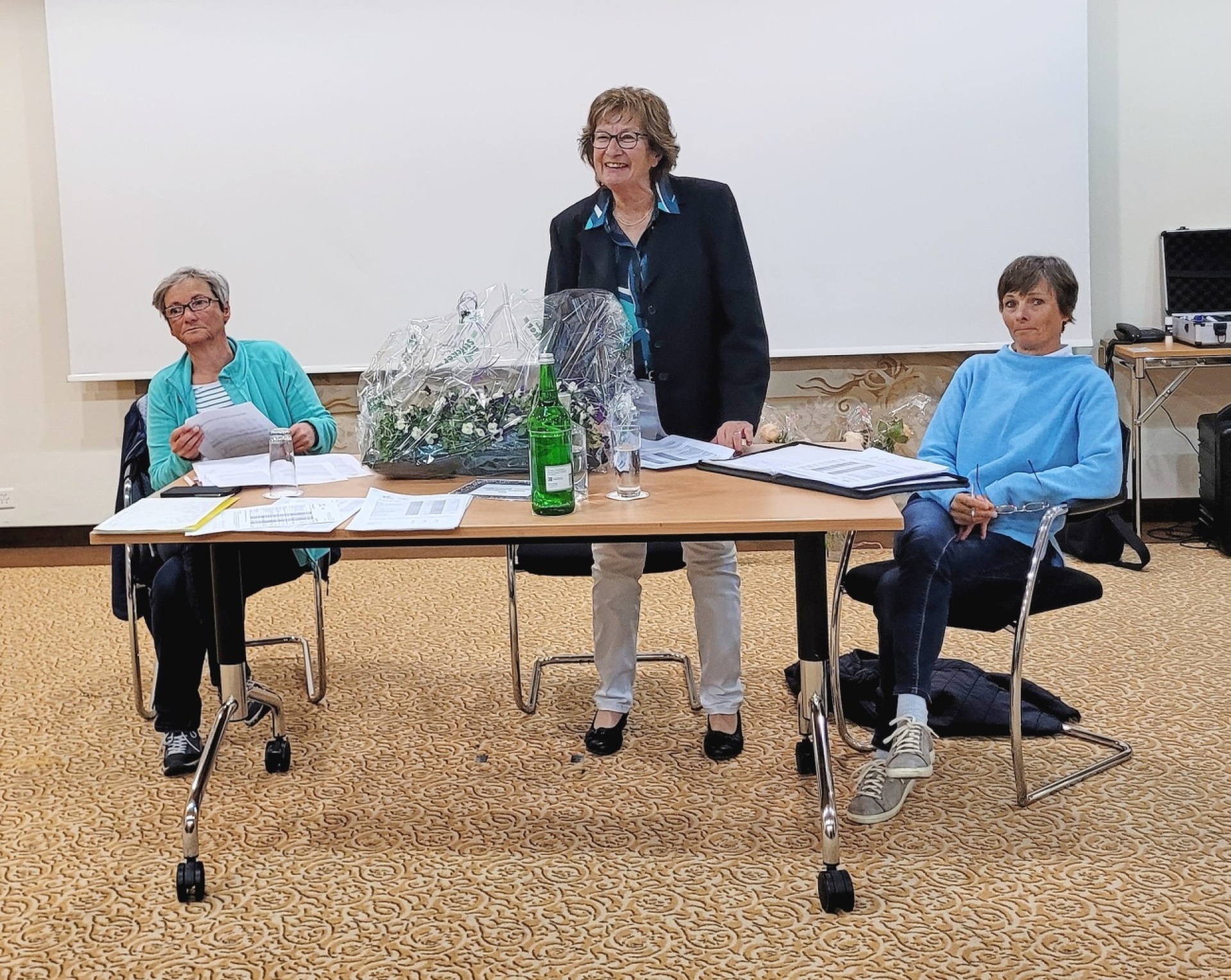 Volkshochschule Obersimmental-Saanenland zwischen Sparmassnahmen und überraschendem Personalwechsel - Das Bild wird blockiert. – Möglicherweise durch einen aktiven Adblocker.