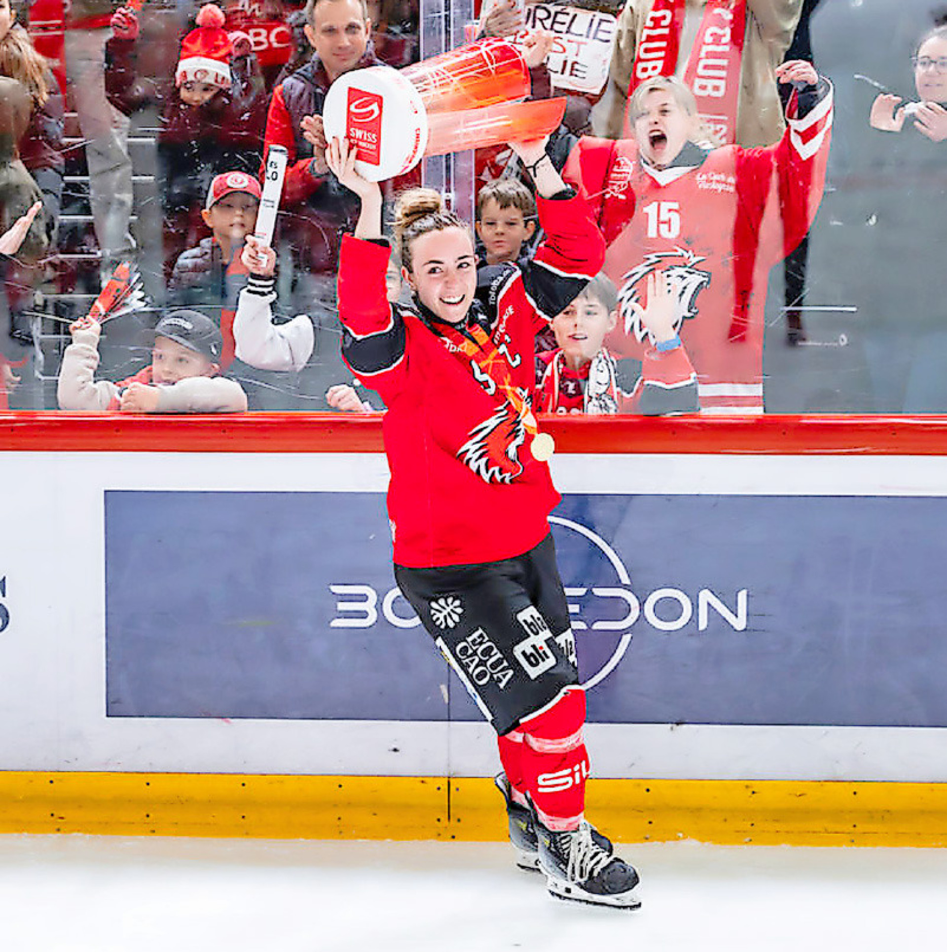 Melina Reuteler holt mit Lausanne HC Féminin den Meistertitel - Das Bild wird blockiert. – Möglicherweise durch einen aktiven Adblocker.