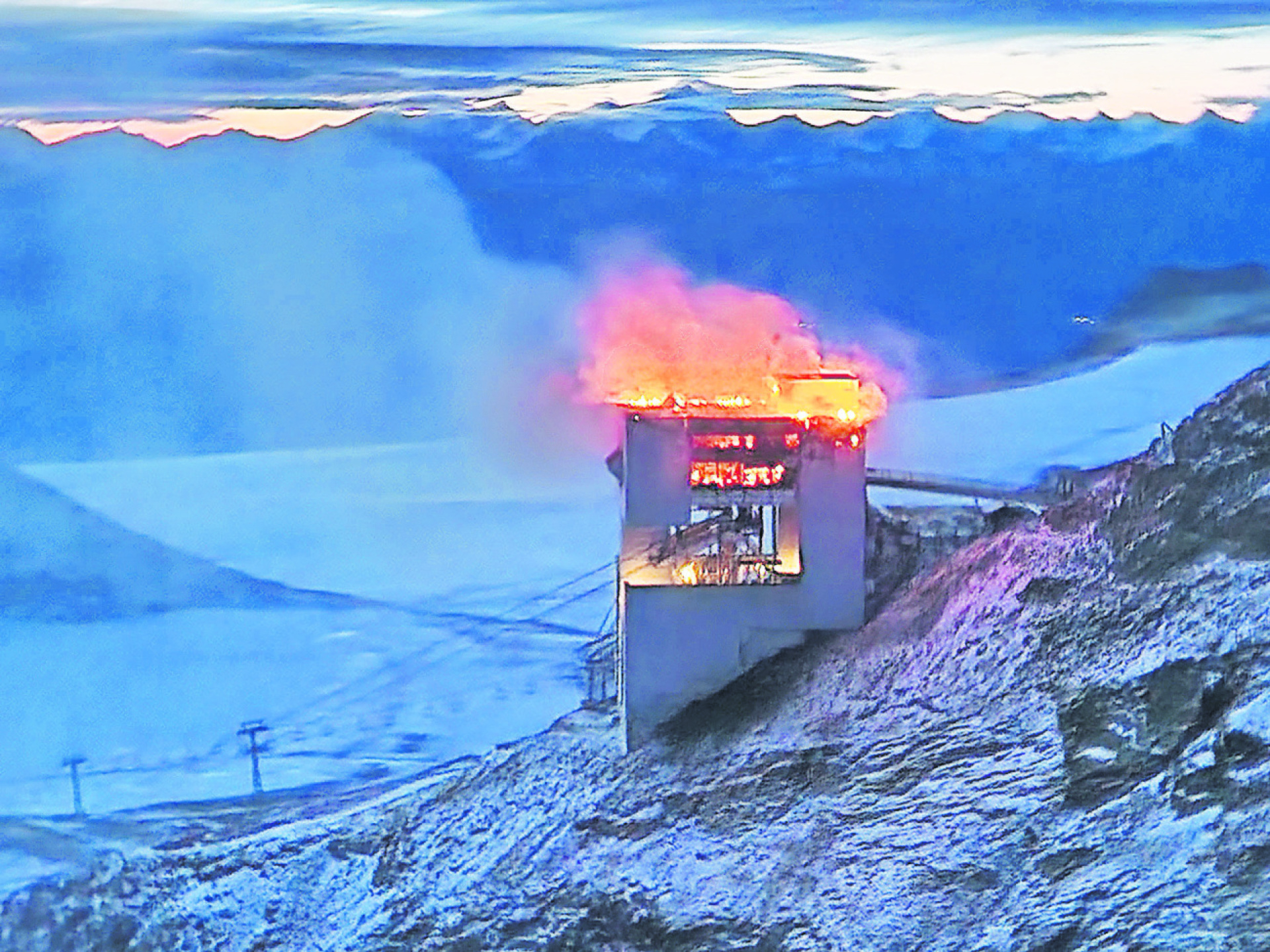 Ein Fondue-Rechaud hat den Brand verursacht - Das Bild wird blockiert. – Möglicherweise durch einen aktiven Adblocker.