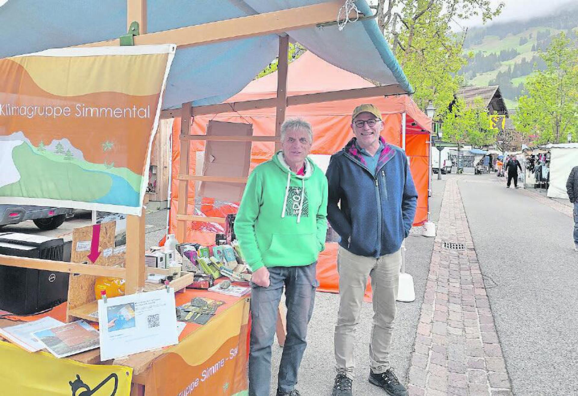 Die Klimagruppe Simme-Saane am Maimarkt in Zweisimmen. FOTO: ZVG