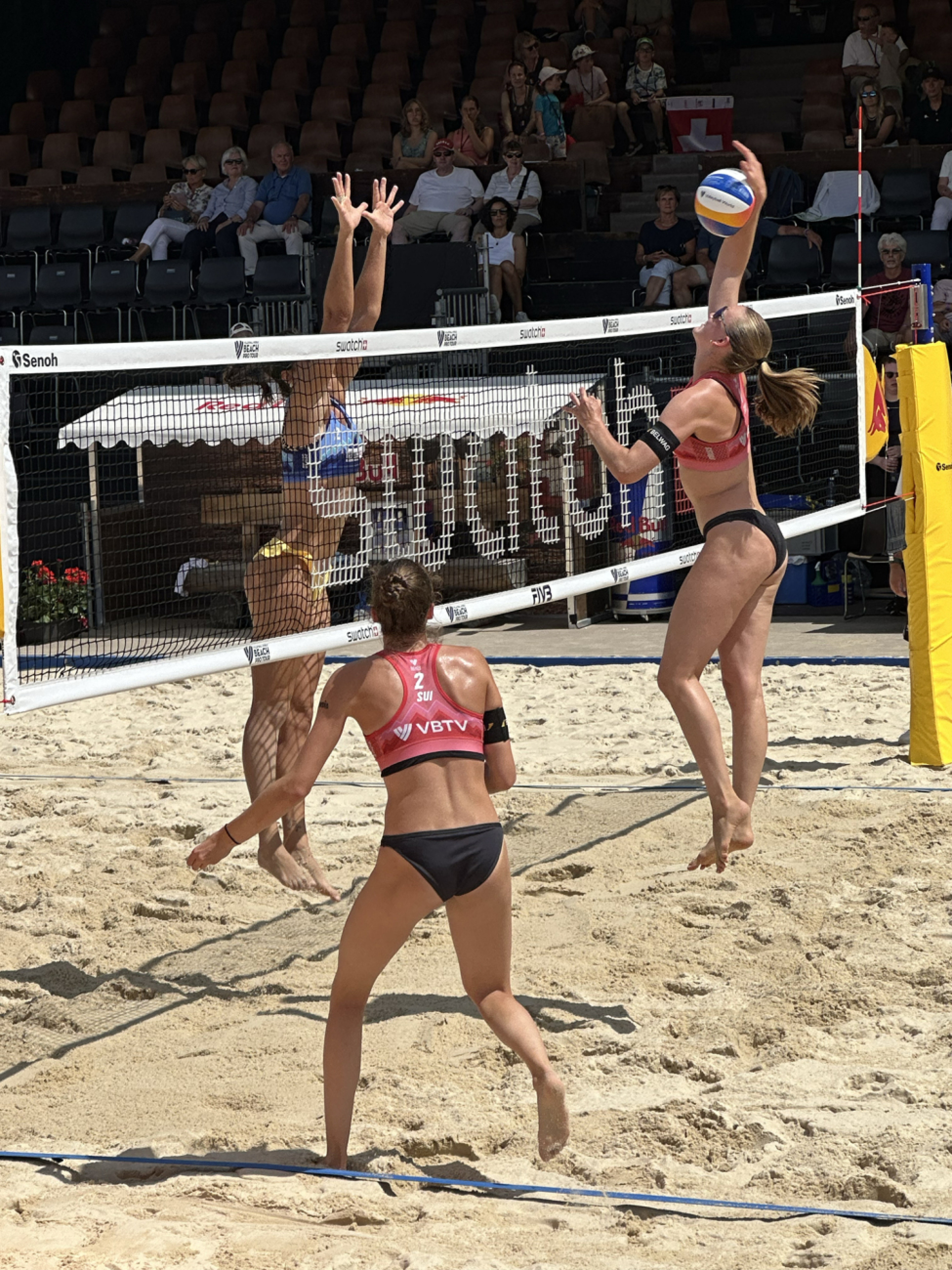 Schweizer Donnerstag am Swatch Beach Pro Gstaad