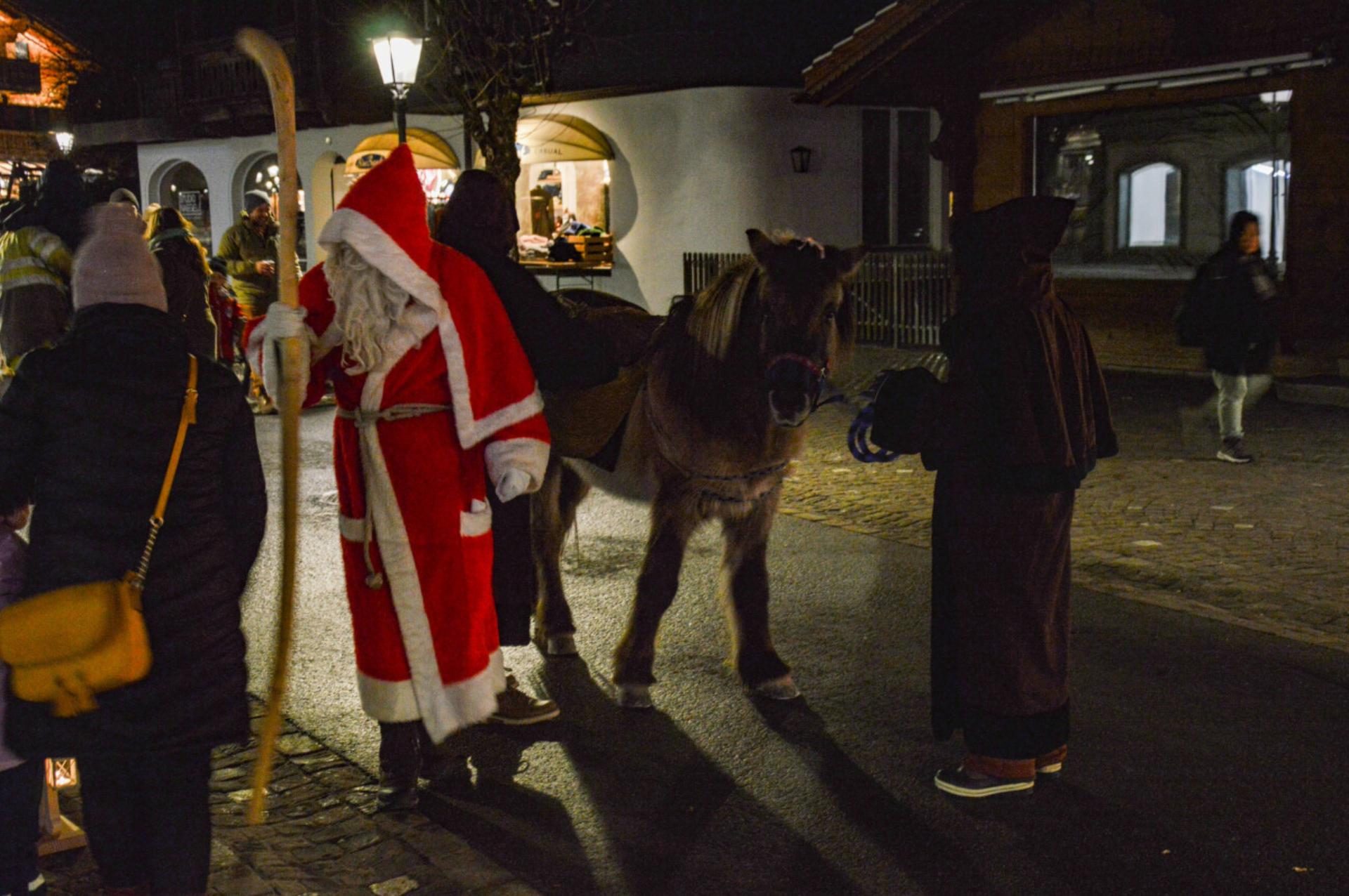 Der Samichlous auf Besuch im Saanenland