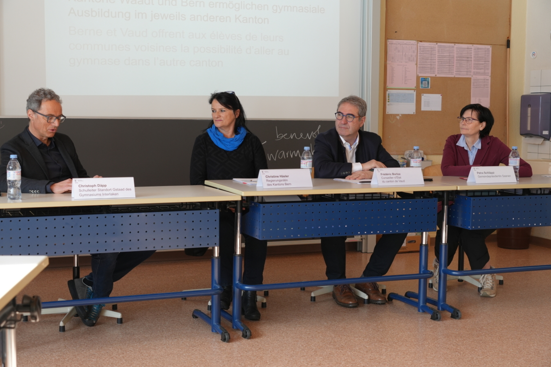 Bern und Waadt erleichtern den Gymnasium-Austausch - Das Bild wird blockiert. – Möglicherweise durch einen aktiven Adblocker.