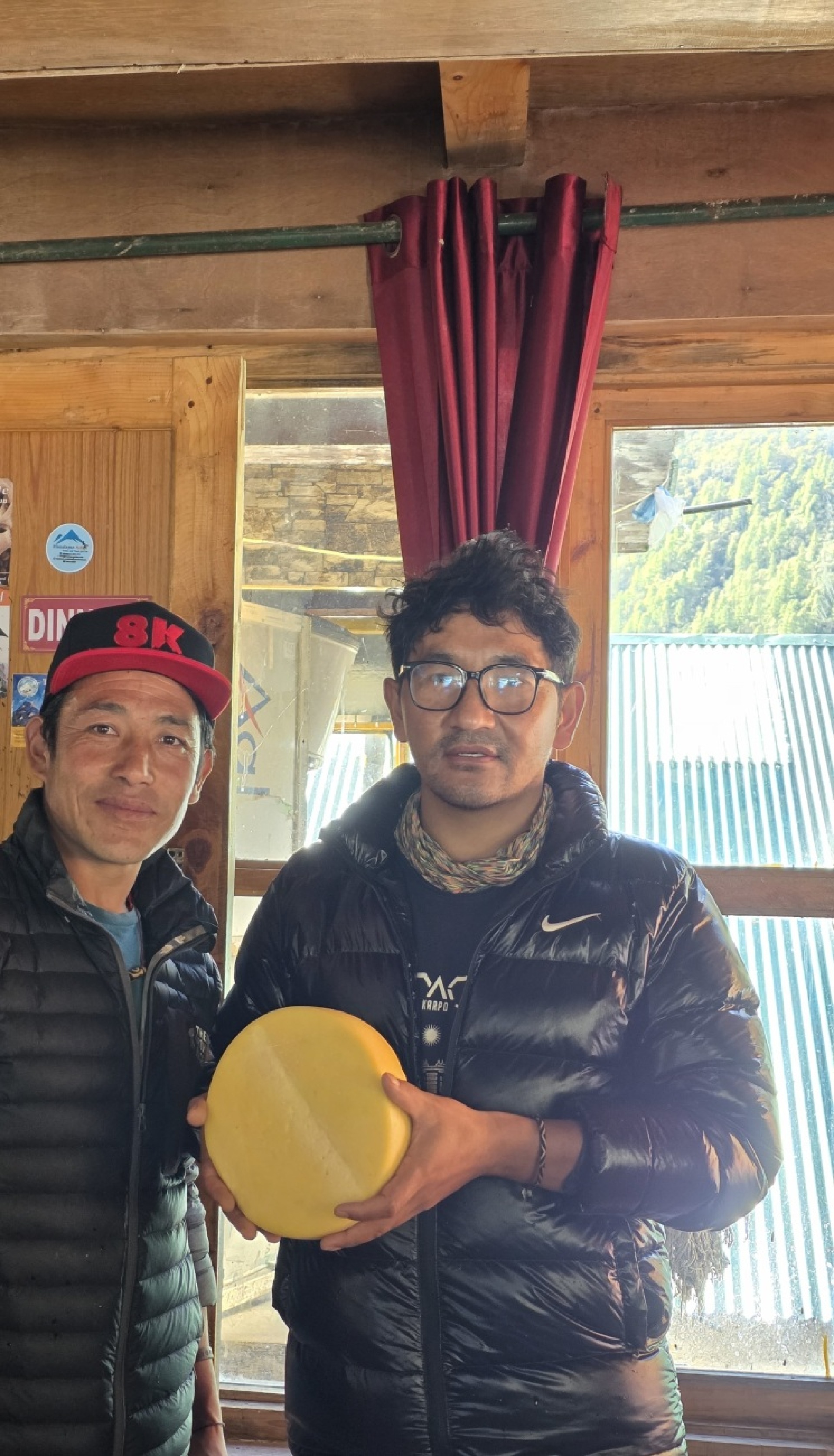 Nepalesen käsen – jetzt in Nepal - Das Bild wird blockiert. – Möglicherweise durch einen aktiven Adblocker.