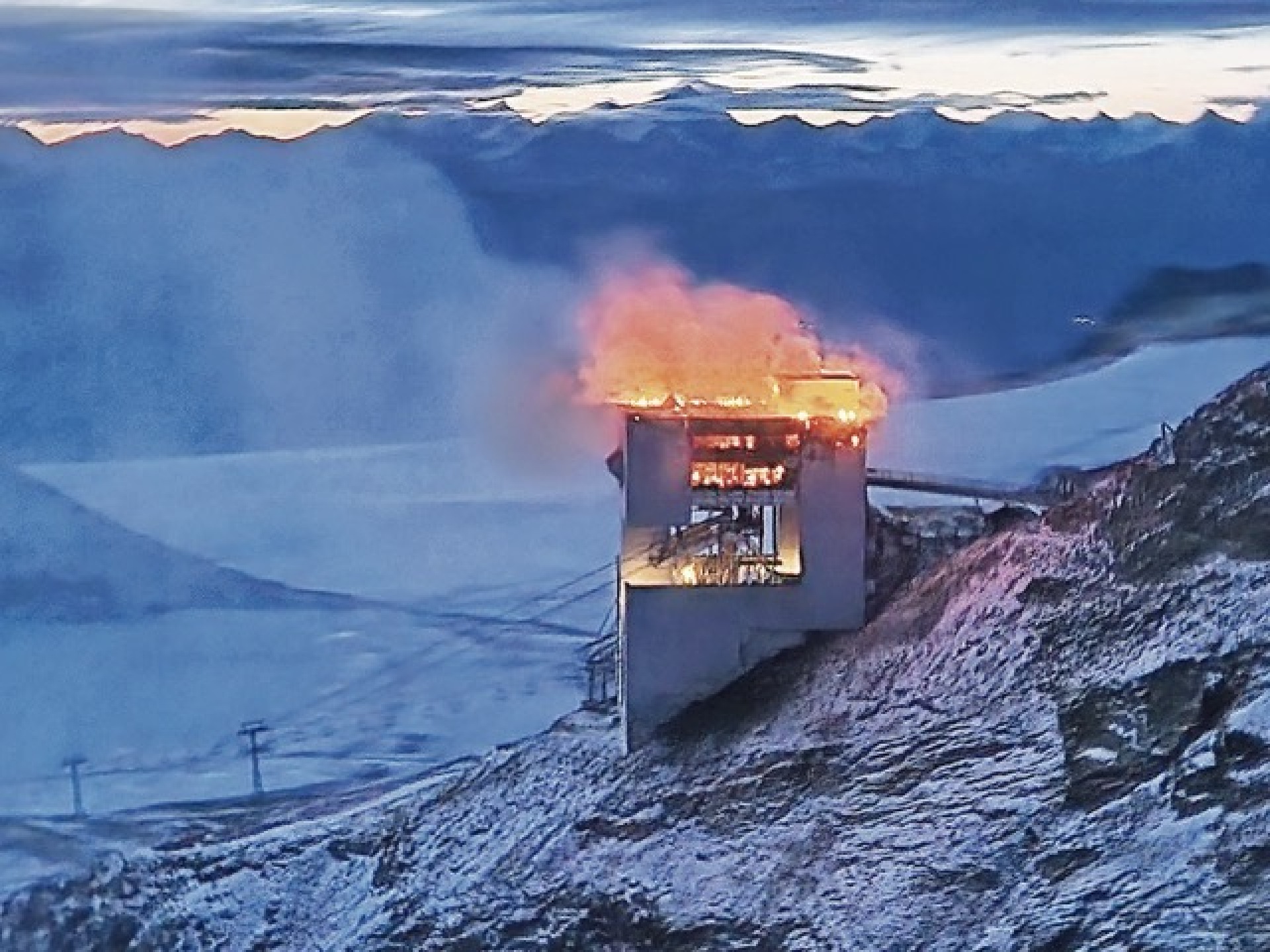 Brand auf dem Glacier 3000: Betriebsleiterin wurde freigesprochen - Das Bild wird blockiert. – Möglicherweise durch einen aktiven Adblocker.
