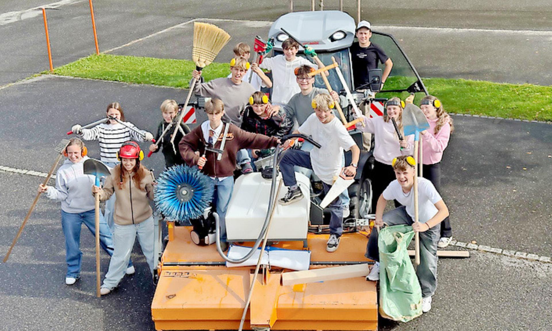 Grosser Einsatz der 9.-Klässler:innen - Das Bild wird blockiert. – Möglicherweise durch einen aktiven Adblocker.