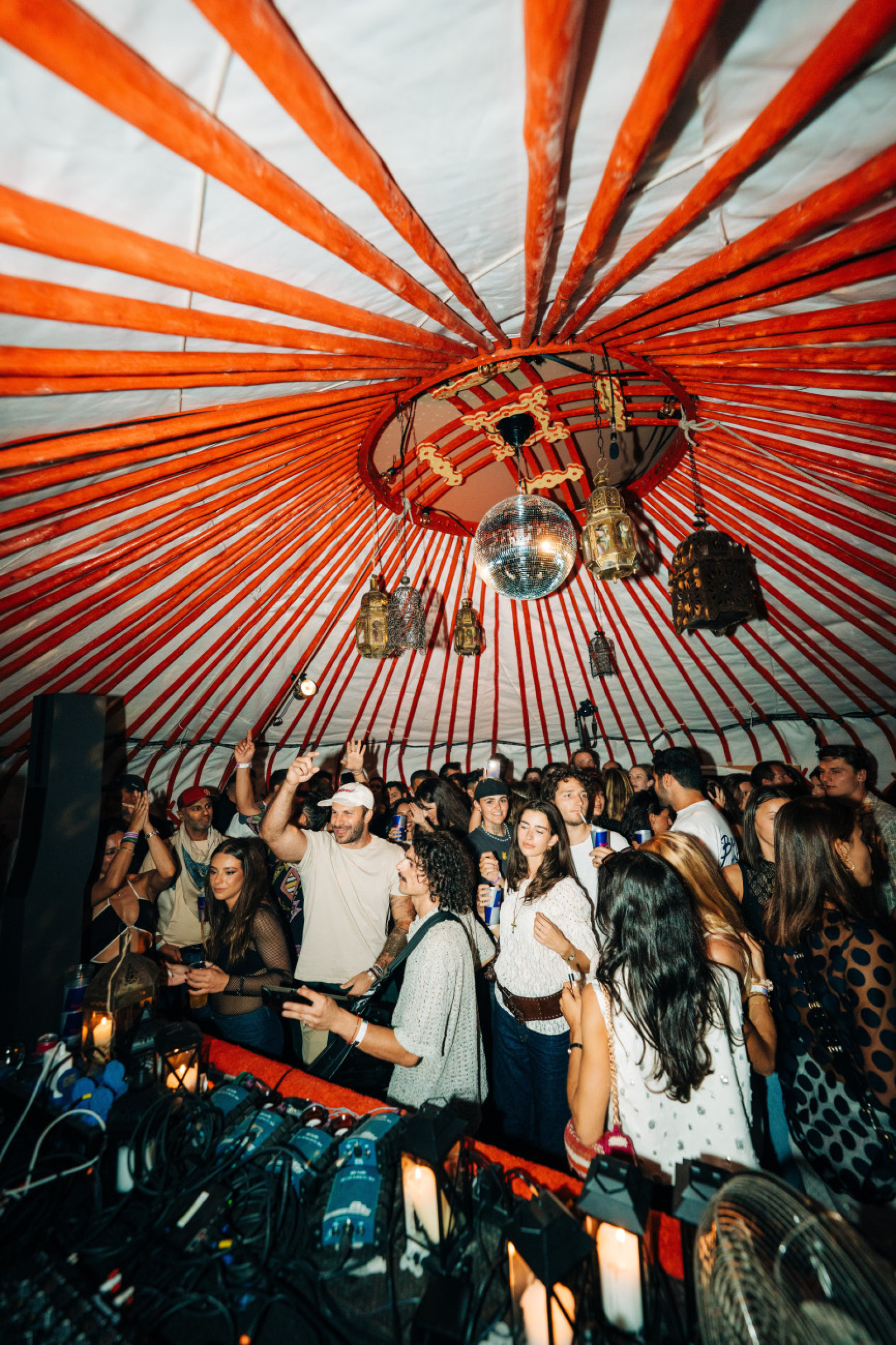 Das Caprices Festival zieht von Crans-Montana nach Gstaad  - Das Bild wird blockiert. – Möglicherweise durch einen aktiven Adblocker.