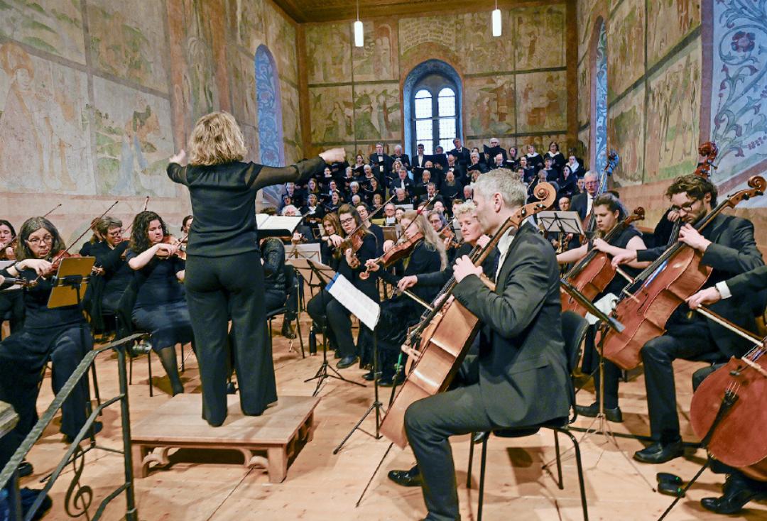 Unter der Leitung von Deborah Reber entstand 2024 ein neuer Projektchor von rund 60 Sängerinnen und Sängern. Unter der Leitung von Deborah Reber entstand 2024 ein neuer Projektchor von rund 60 Sängerinnen und Sängern.