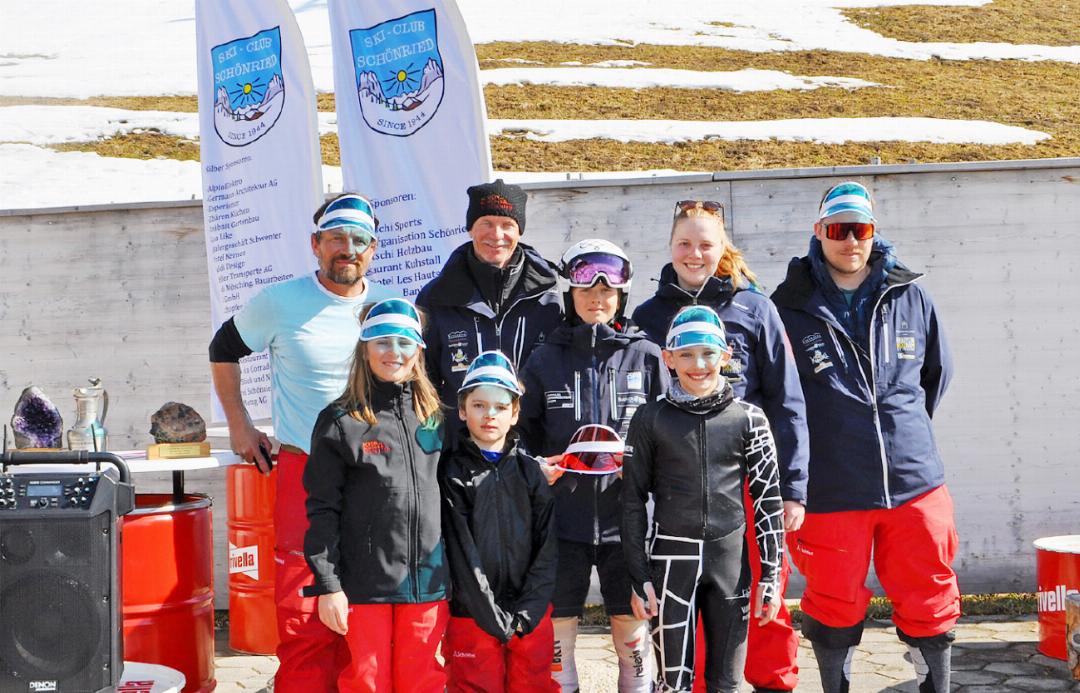 Unsere Clubmeisterinnen und Clubmeister 2026 umrahmt von den beiden Rennchefs Mike Haldi und Matthias Zürcher. Unsere Clubmeisterinnen und Clubmeister 2026 umrahmt von den beiden Rennchefs Mike Haldi und Matthias Zürcher.